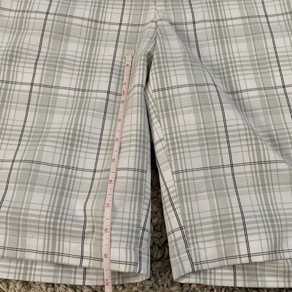 Greg Norman Shorts Size 34. Used once. - Picture 5 of 5